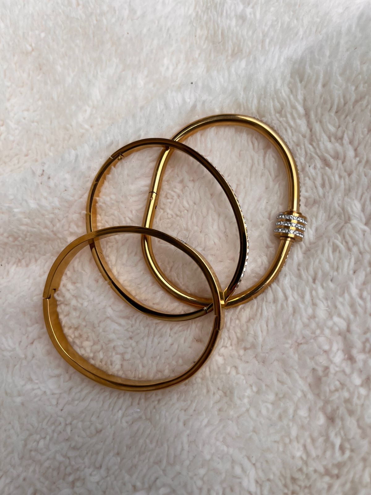 Miniatura 1 de Set Brazalete Elegancia Dorada +CAJREGAL